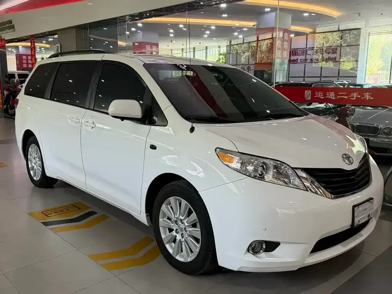 Toyota SIENNA 3.5 L 4 WD Auto