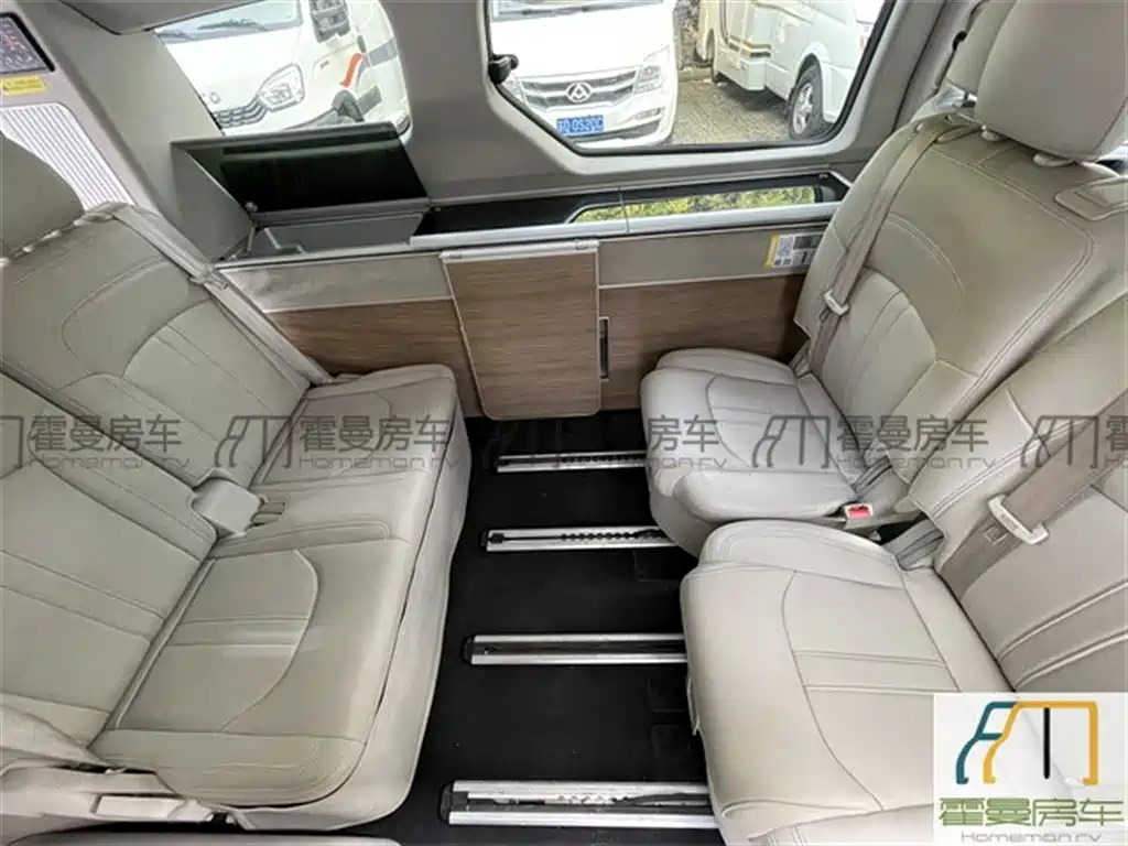 Maxus RG10 上汽大通MAXUS RG10 2019款 2.0 TGI 升顶露营车阳光版