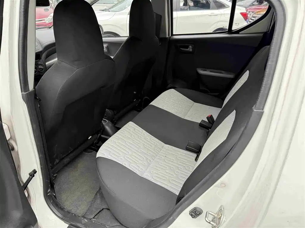 Alto 奥拓 2015款 1.0 L 自动限定型