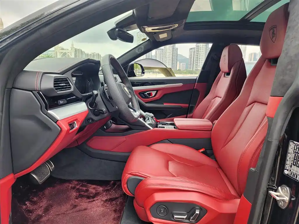 Urus 4.0 T V8