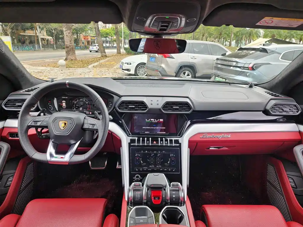 Urus 4.0 T V8