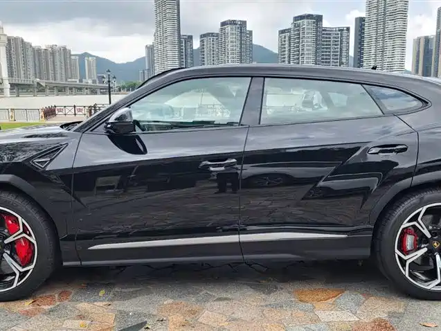 Urus 4.0 T V8