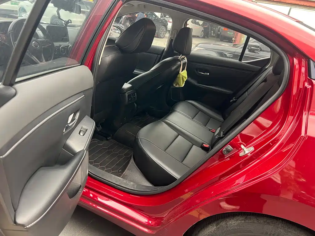 Sylphy 1.6 L XL CVT Joy