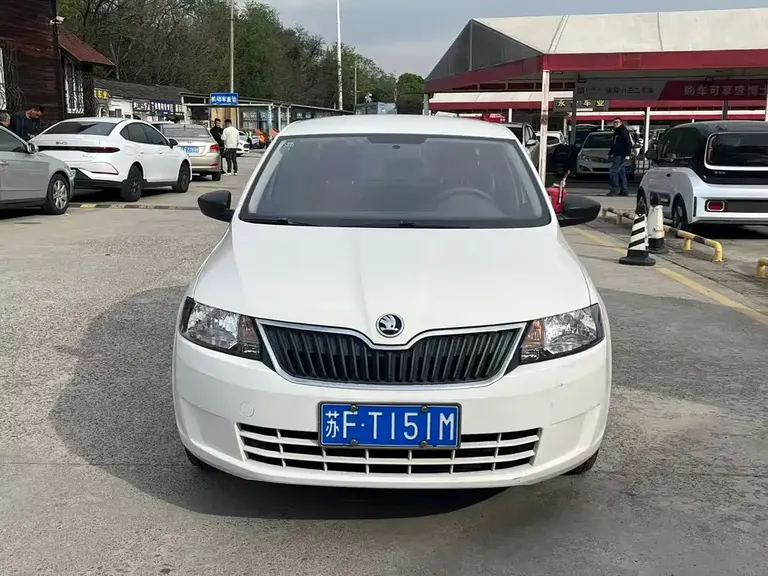 Skoda Rapid 1.6 L Manual Joy Select