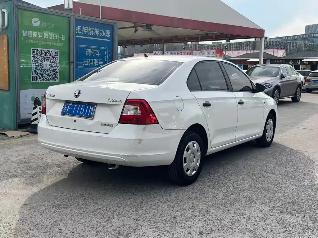 Rapid 1.6 L Manual Joy Select