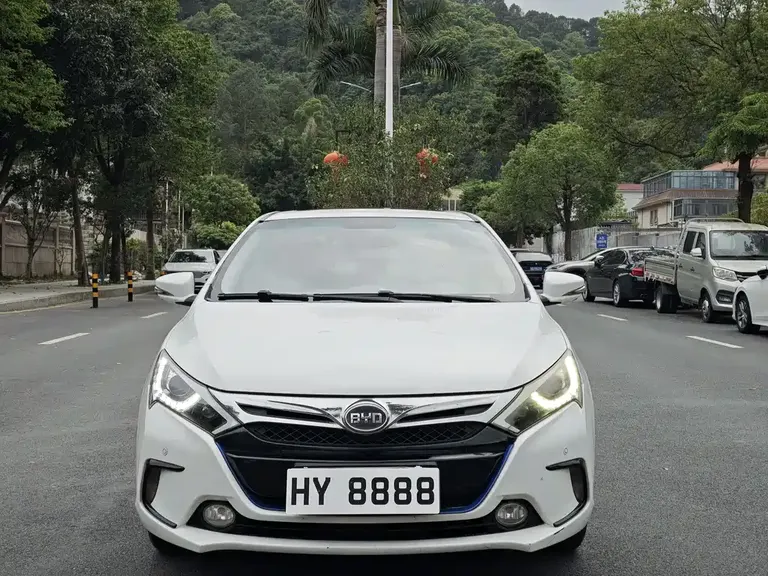 BYD Qin NEV 1.5 T Dual Crown Flagship Plus