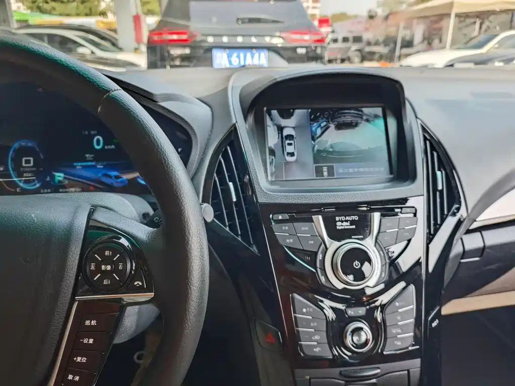 Qin NEV 1.5 T Dual Crown Flagship Plus
