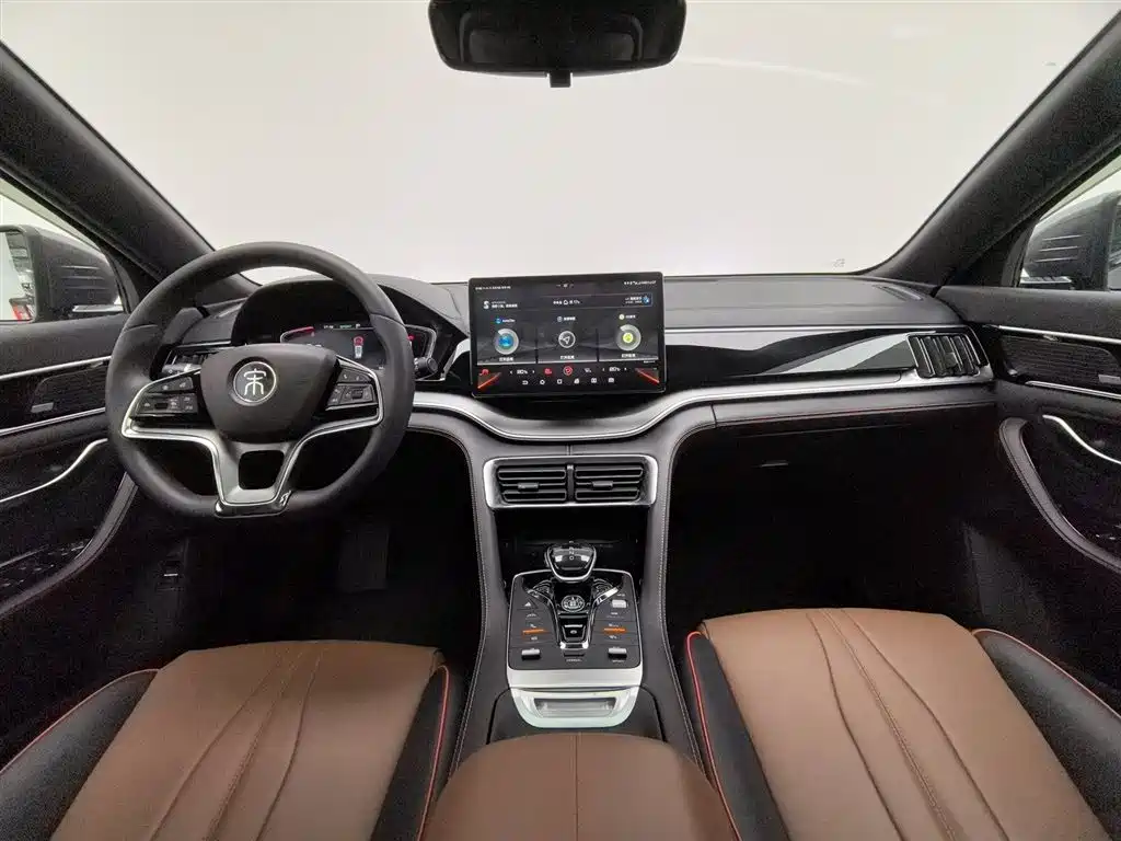 Song PLUS 1.5 T Auto Flagship