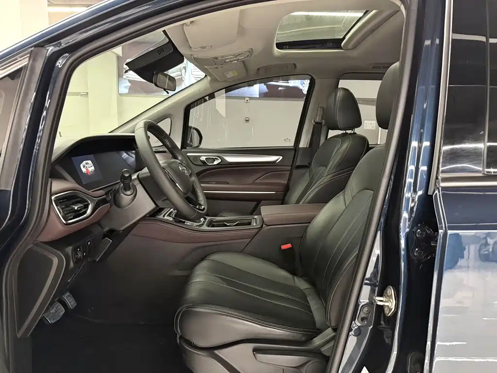 GAC Trumpchi M6 PRO 270 T DCT Luxury