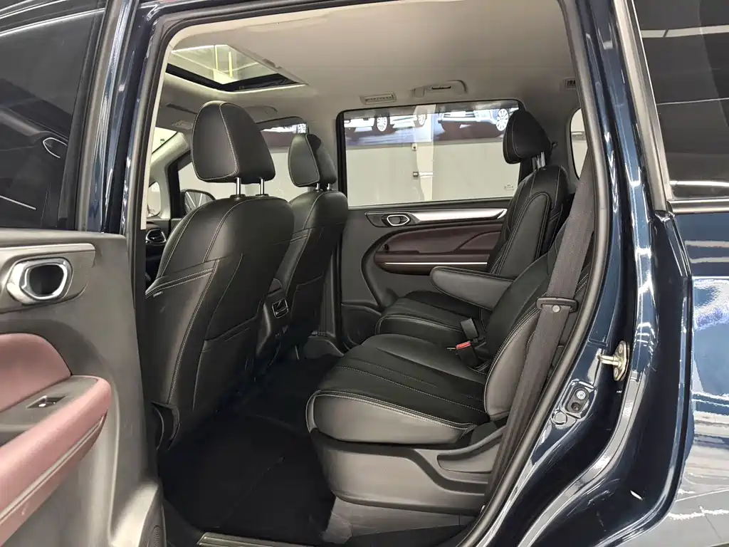 GAC Trumpchi M6 PRO 270 T DCT Luxury