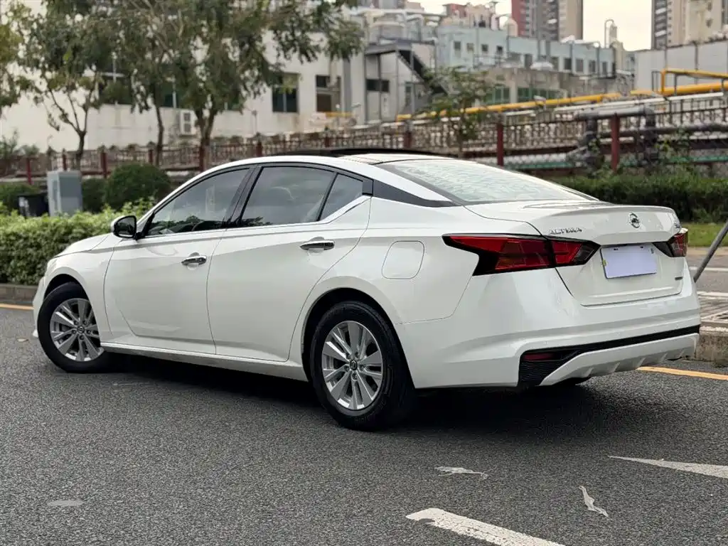 Teana 2.0 L XL Comfort