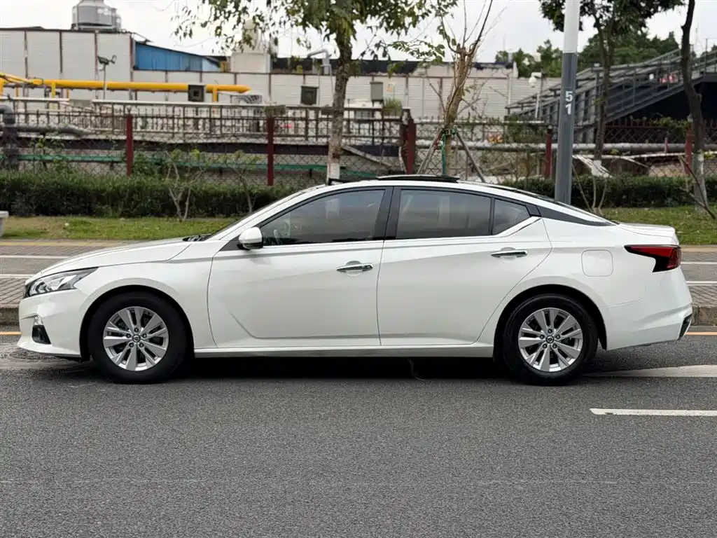 Teana 2.0 L XL Comfort