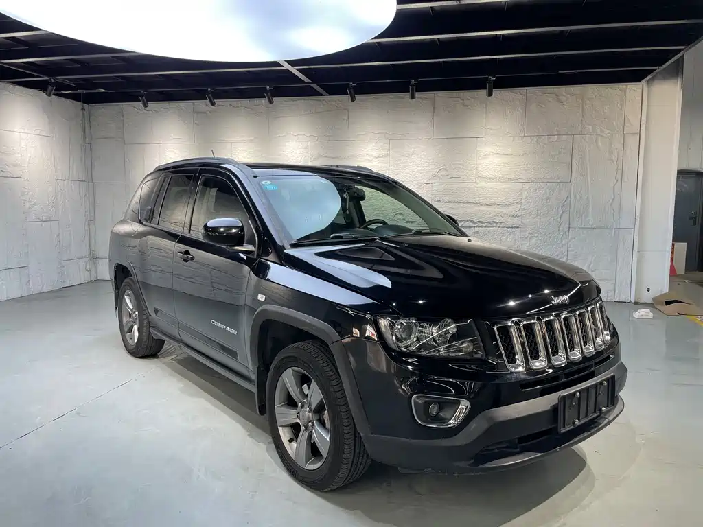 Compass (Import) Facelift 2.4 L 4 WD Comfort