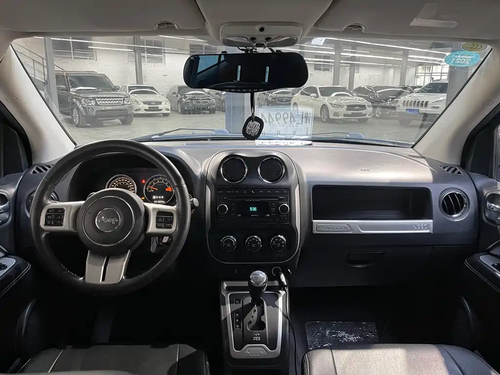 Compass (Import) Facelift 2.4 L 4 WD Comfort