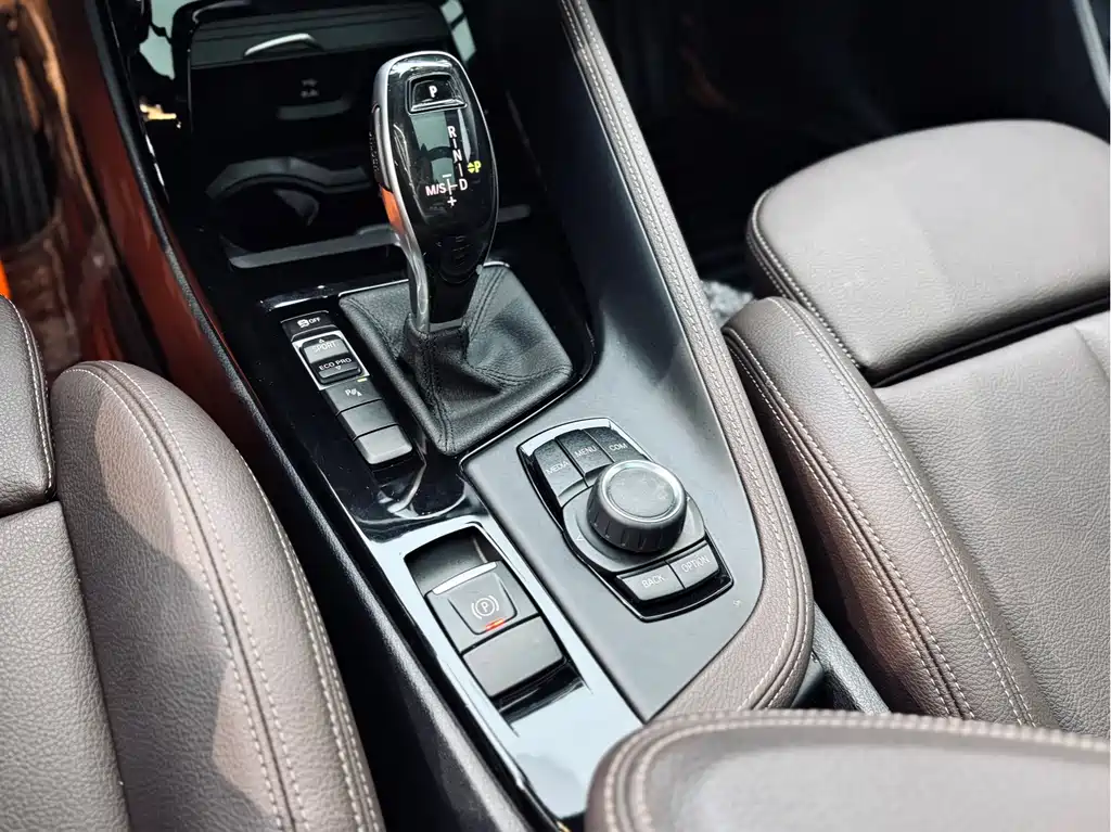 BMW X2 sDrive25 i Leading M Sport Package