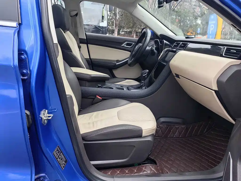 Yusheng S330 1.5 L GTDi Auto 2 WD Flagship