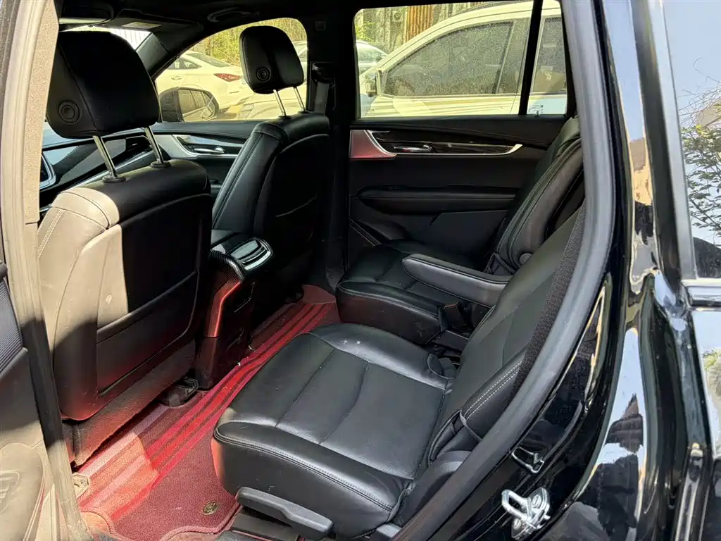 Cadillac XT6 2.0 T 6-seat 4 WD Distinguished