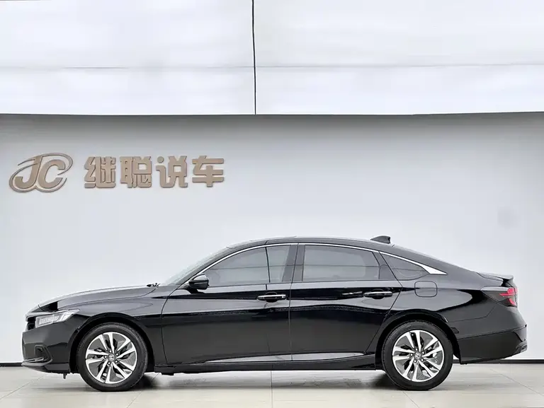 Honda Accord Sharp· Hybrid 2.0 L Sharp Leading