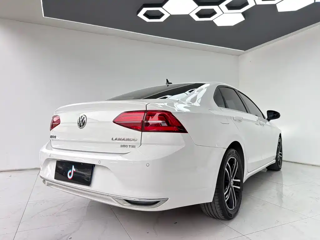Lamando 280 TSI DSG Comfort