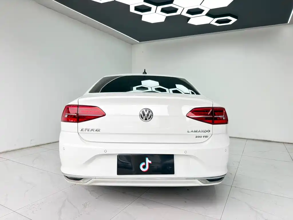 Lamando 280 TSI DSG Comfort