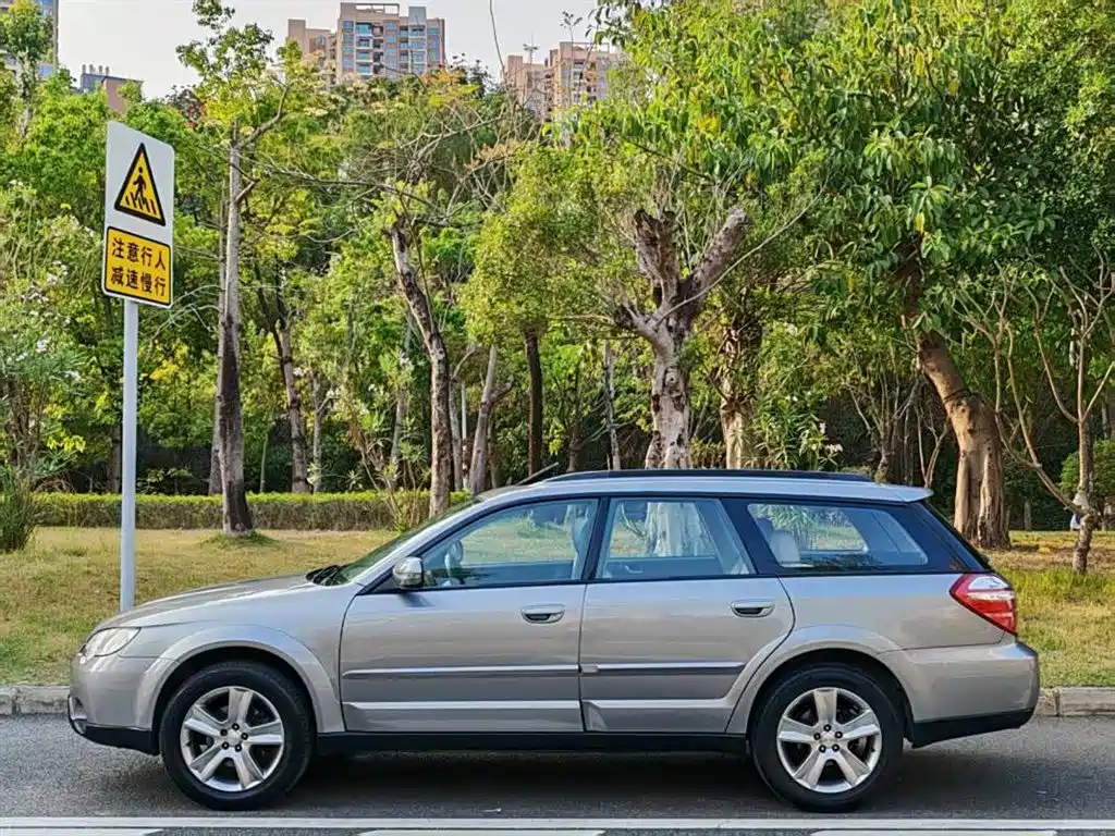 Outback 2.5 i