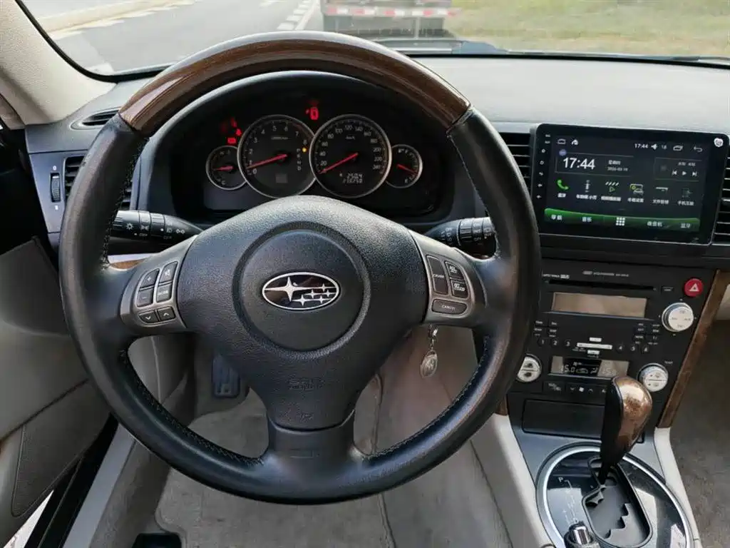 Outback 2.5 i