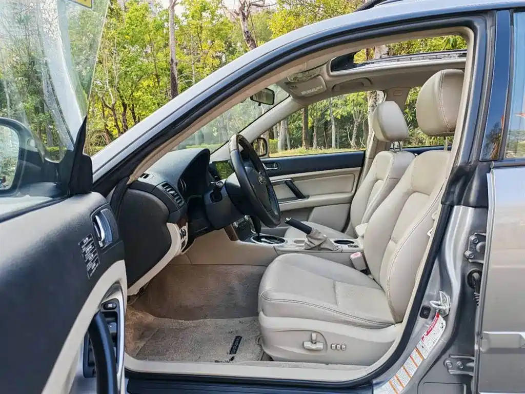 Outback 2.5 i
