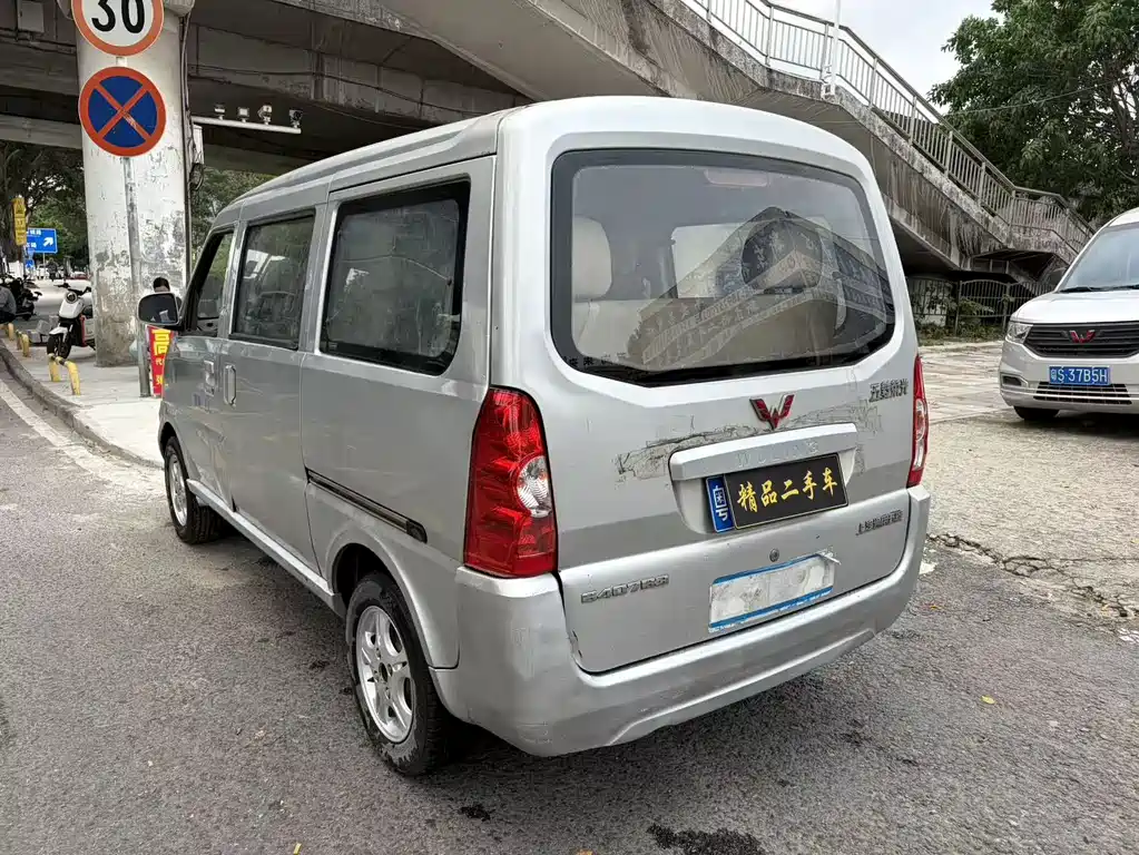 Wuling Rongguang 五菱荣光 2009款 1.2 L 手动