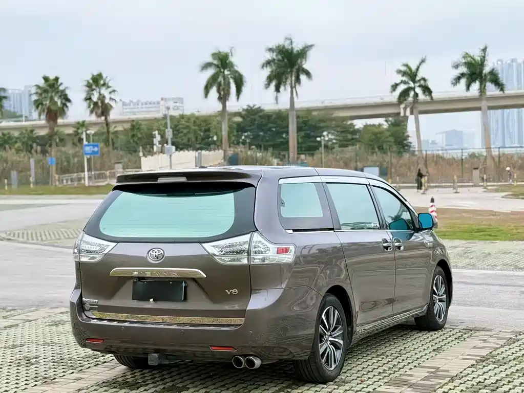 SIENNA 3.5 L 2 WD Auto