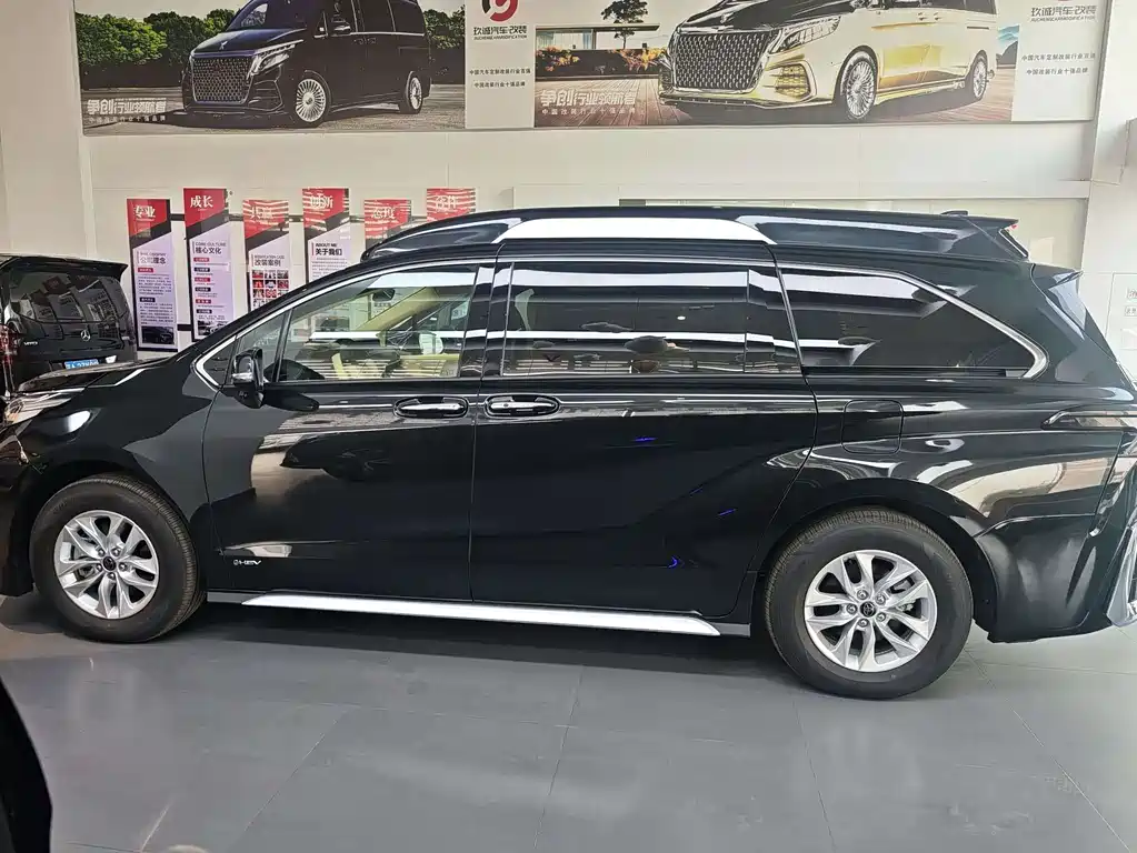 华东牌商务车 华东牌商务车 2026款 2.5 L混动 高顶舒适版