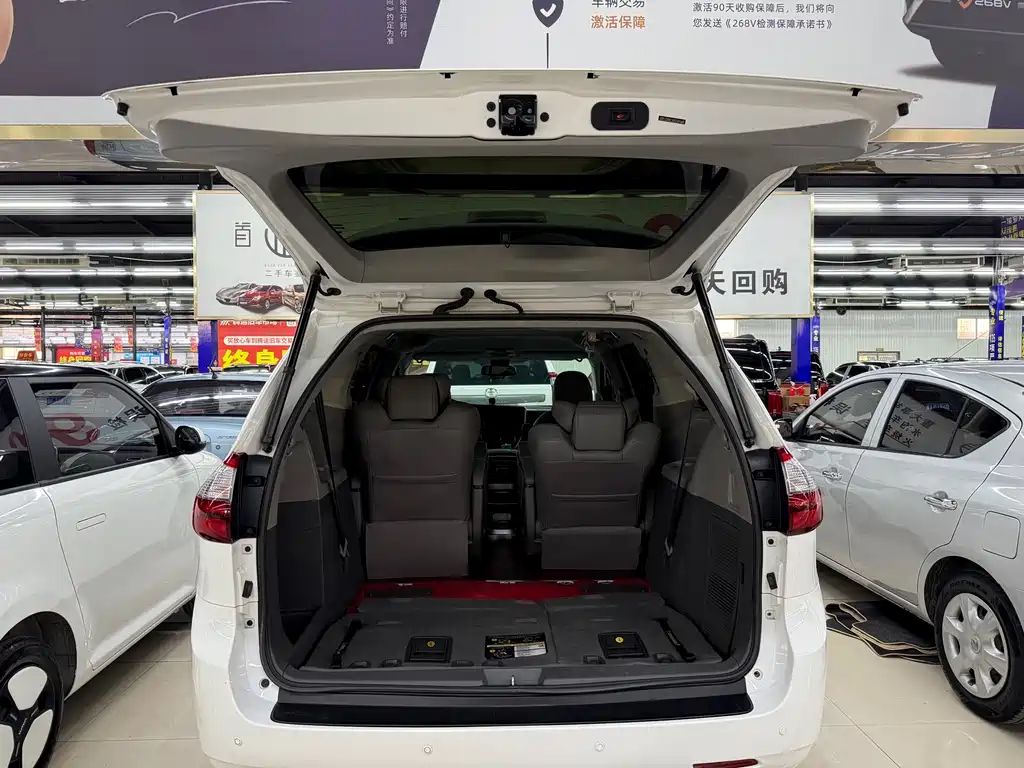 SIENNA 3.5 L Auto