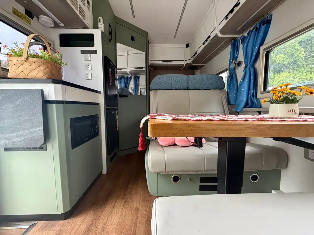 Maxus T90 大通T90房车 2022款 2.0 T 自动