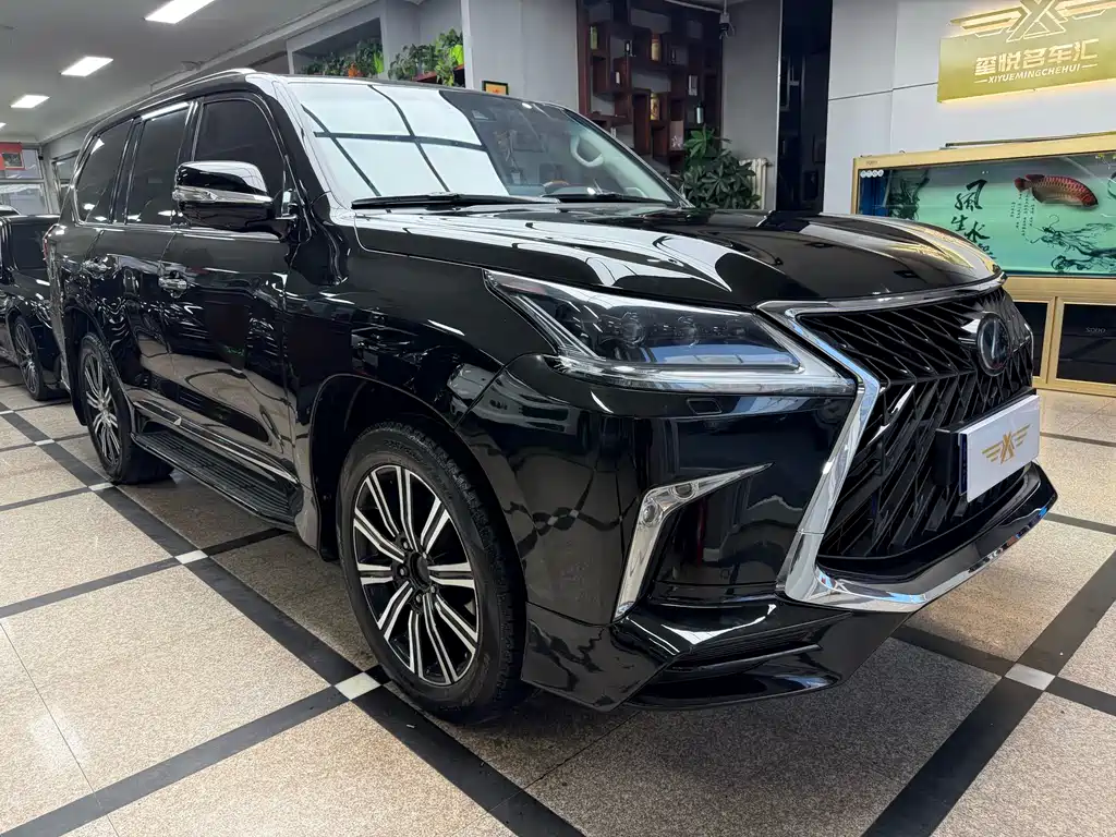 Lexus LX 570 Middle East