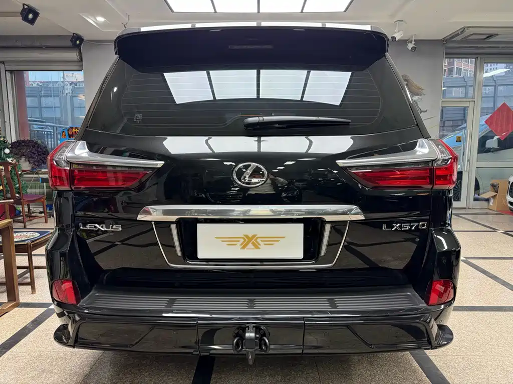 Lexus LX 570 Middle East