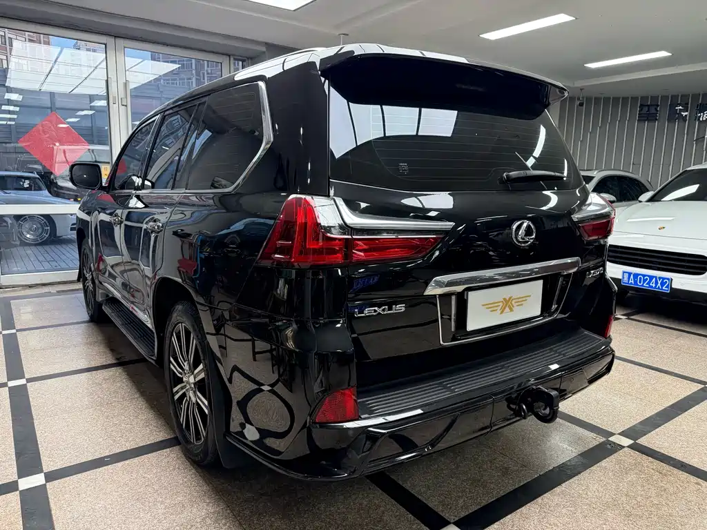 Lexus LX 570 Middle East
