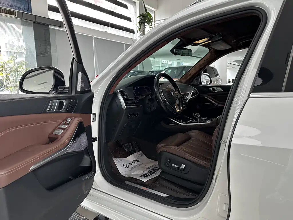 BMW X7 3.0 T US Spec