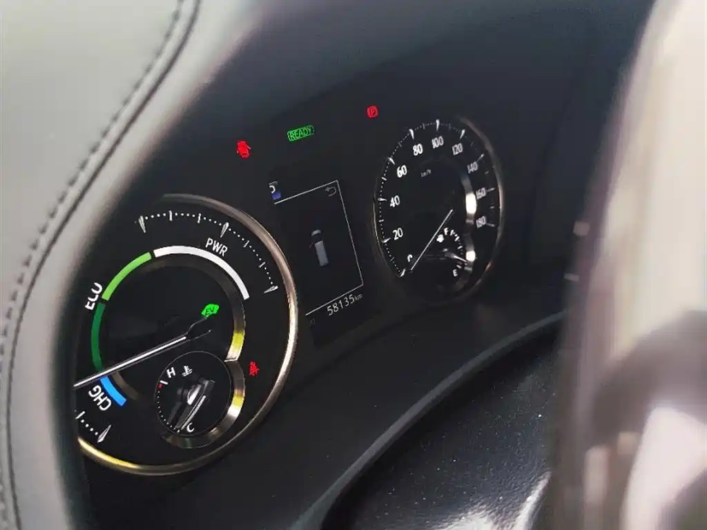 Lexus LM 300 h 4-seat Royal World