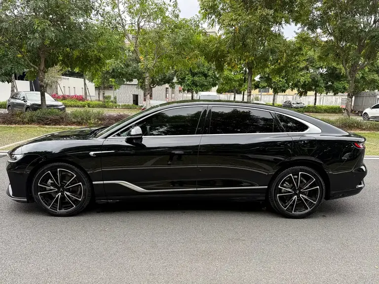 Voyah Zhuiguang PHEV 4 WD Ultra Long Range Flagship