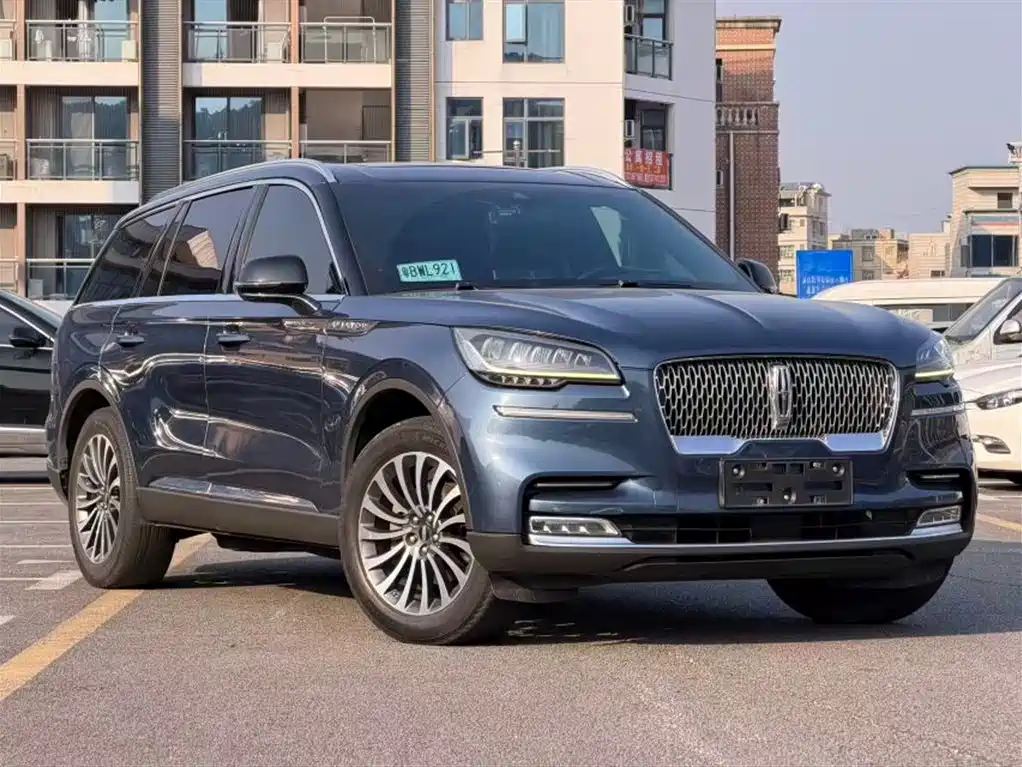 Aviator 3.0 T V6 4 WD Graceful