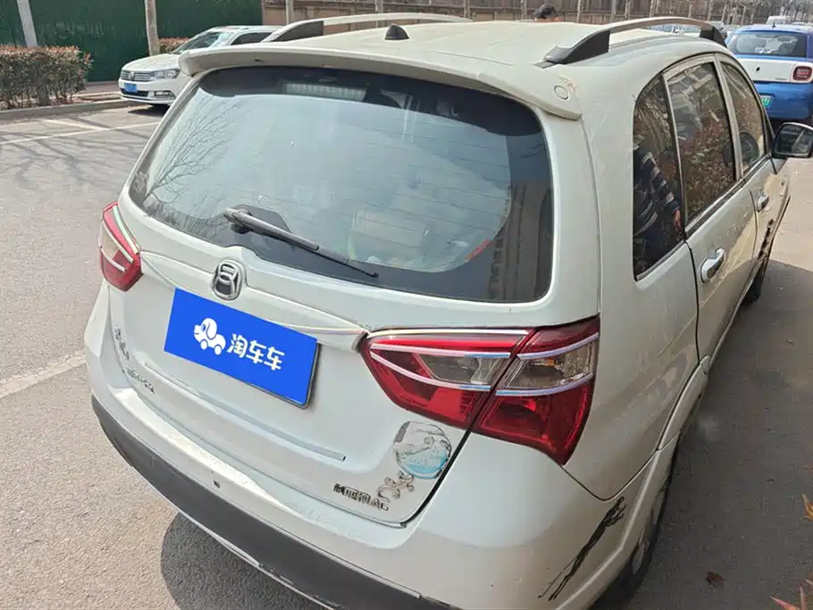 Liana A6 Hatchback 1.4 L Manual Imagine