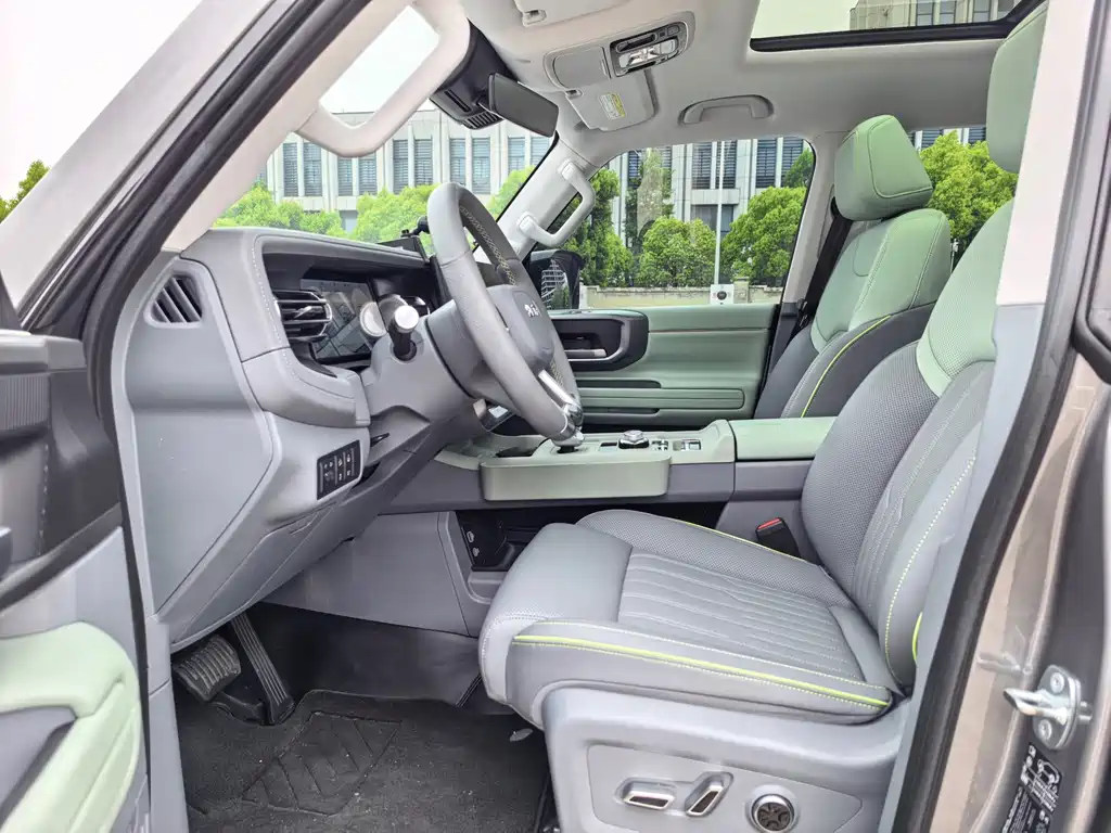 BAIC BJ40 2.0 T New City Hunter Swordsman