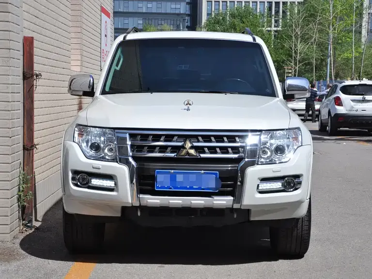 Mitsubishi Pajero (Import) 帕杰罗(进口) V97 2019款 3.8 L GLS 中东版