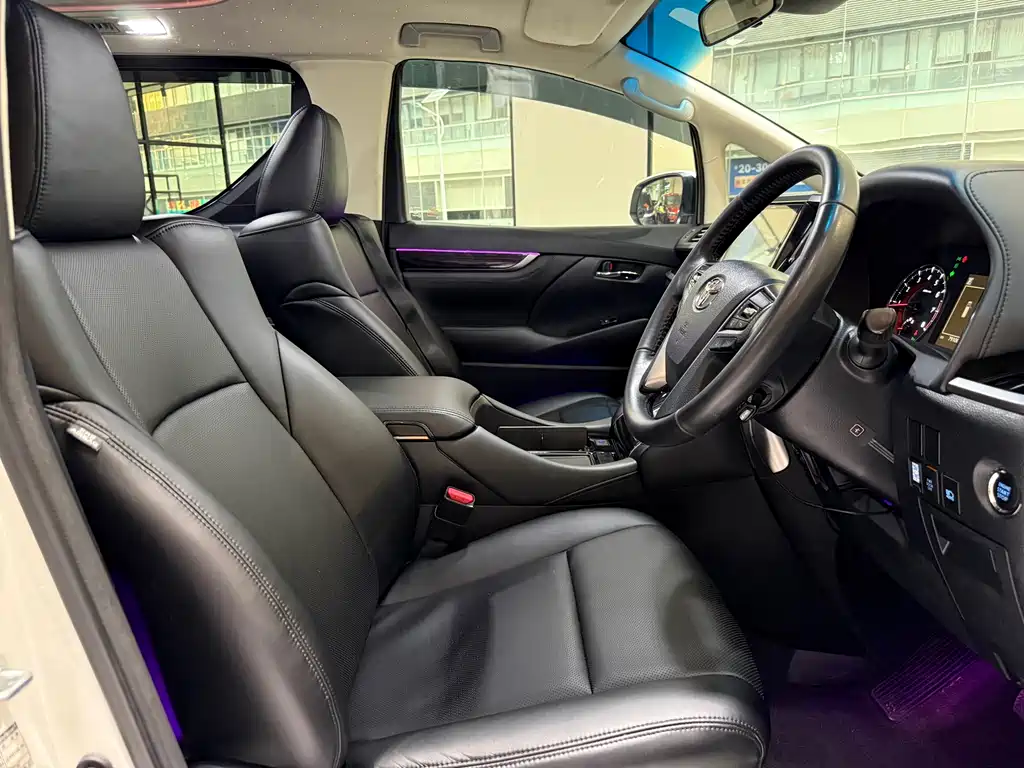 Alphard 埃尔法 2018款 2.5 L 豪华版