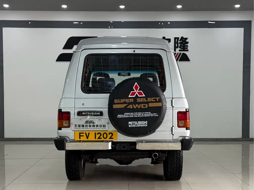 Pajero (Import) 帕杰罗(进口) L047 1986款 3.6 L 手动