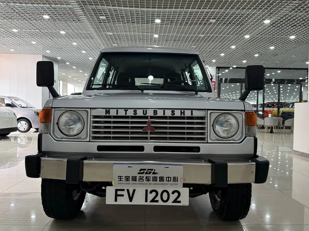 Pajero (Import) 帕杰罗(进口) L047 1986款 3.6 L 手动