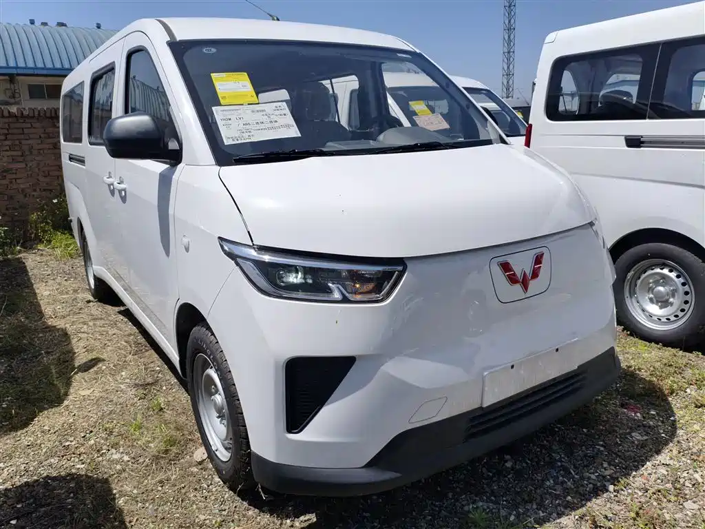 Wuling Yangguang 五菱扬光 2025款 400 km 客车版舒适型