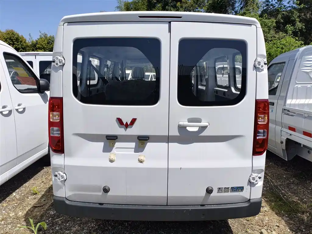 Wuling Yangguang 五菱扬光 2025款 400 km 客车版舒适型