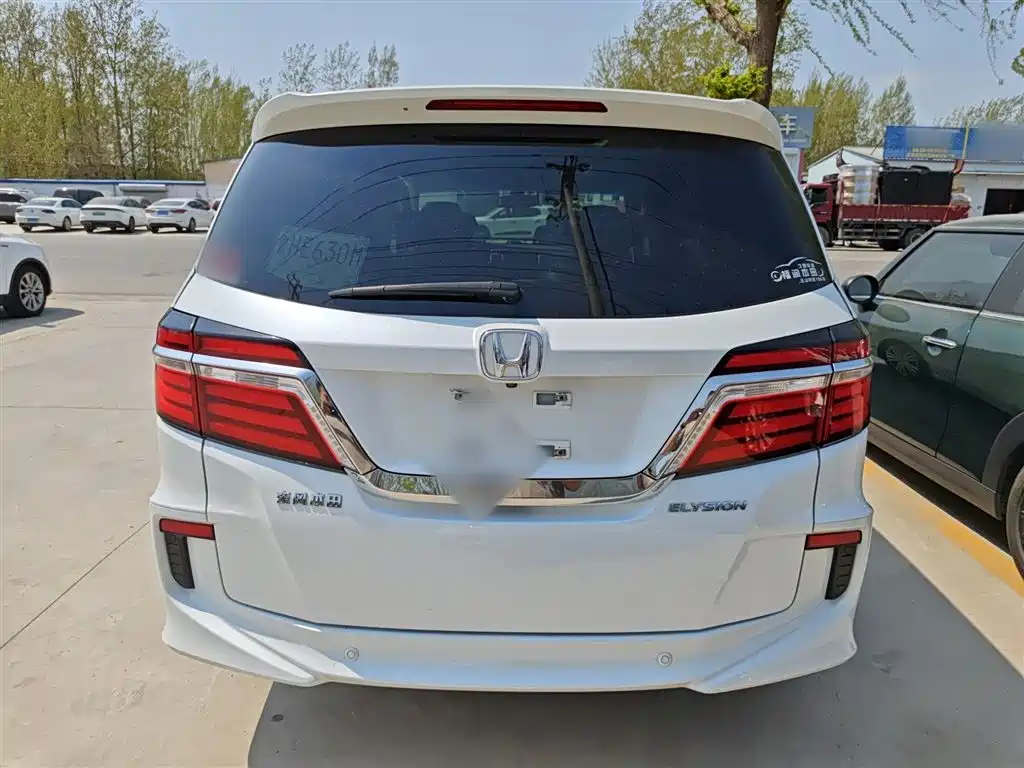 Elysion 2.4 L Luxury