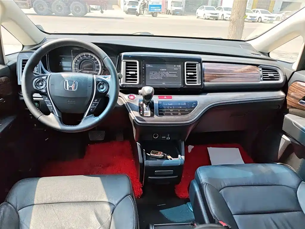 Elysion 2.4 L Luxury