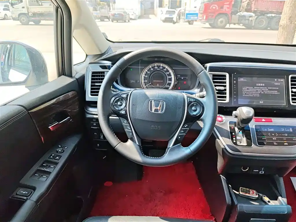 Elysion 2.4 L Luxury